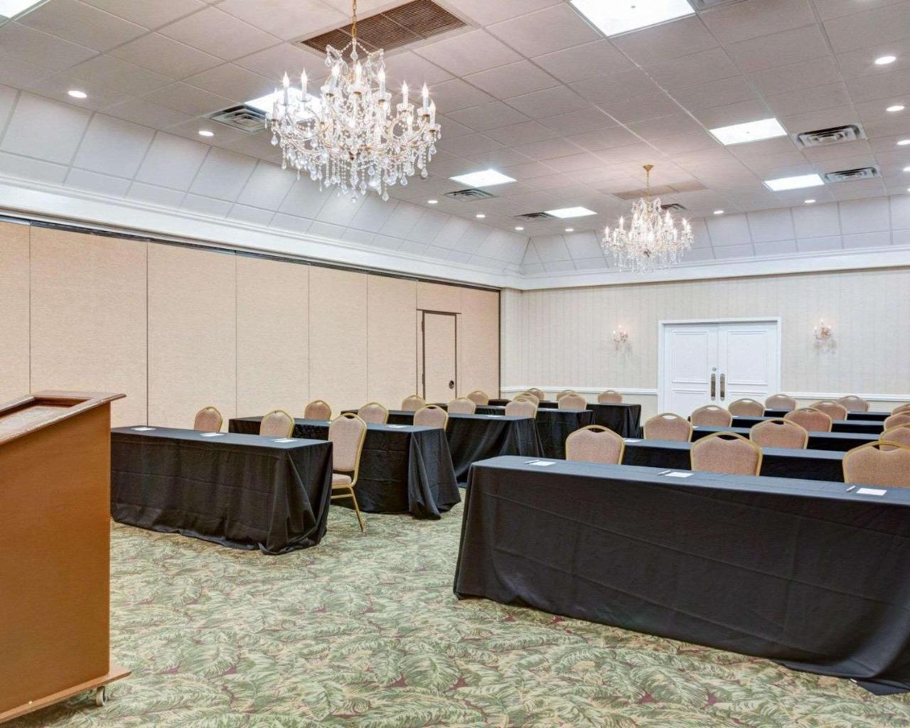 Clarion Inn & Suites Conference Center Covington Ngoại thất bức ảnh